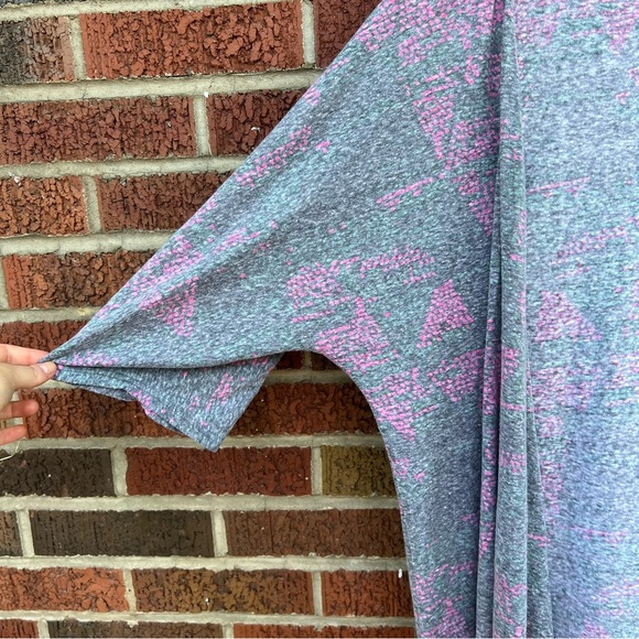 LuLaRoe Gray and Pink Patterned Kimono - Picture 2 of 4
